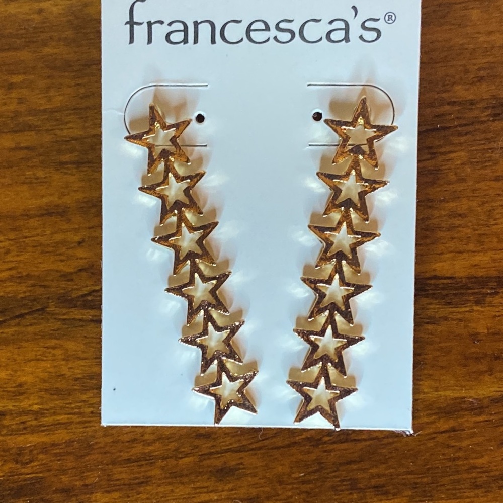 FRANCESCA’S 2 INCH GOLD STARS PIERCED EARRINGS NEW!